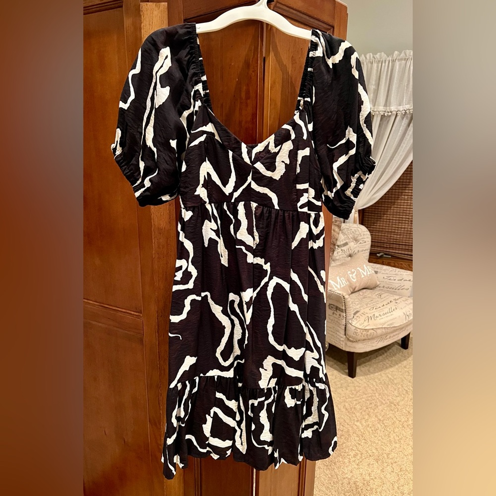 Nine West Black and White Long Sleeve Dress